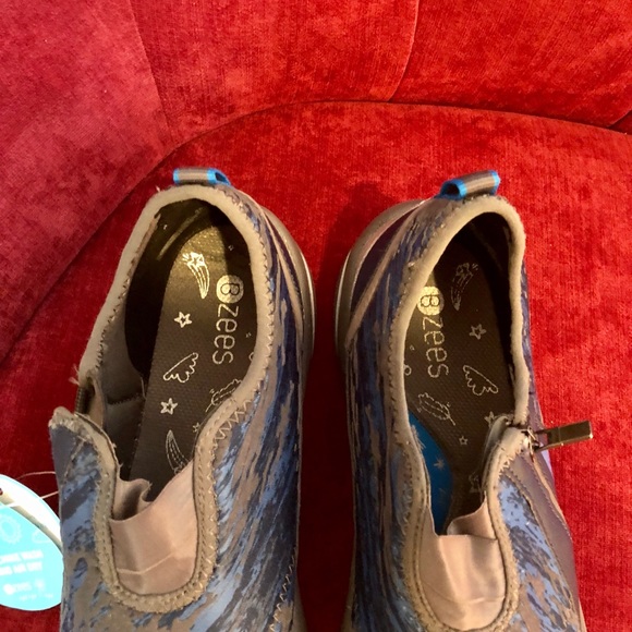 BZees New Blue/Gray Lightweight Sneaker - Picture 5 of 5